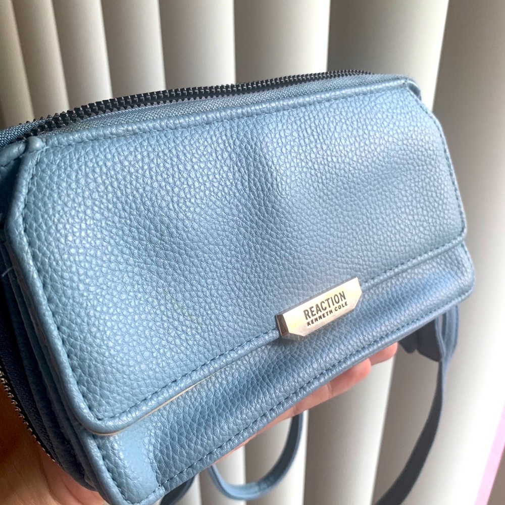 Wristlet/crossbody wallet